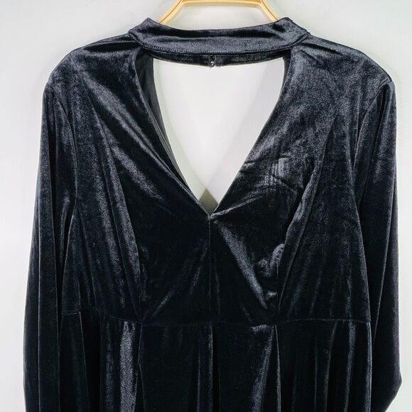 Torrid Black‎ Velvet Choker Skater Dress Size 1/XL - Picture 5 of 11